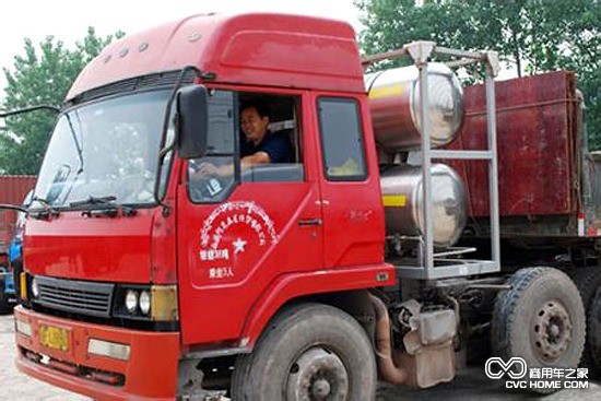 　汽車“油改氣”勢頭旺 規(guī)范性待加強