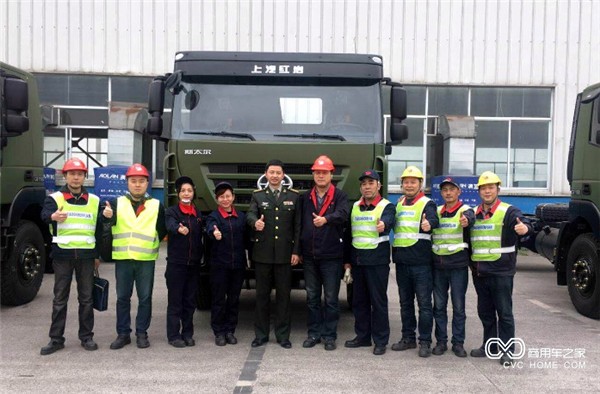 紅巖軍車(chē)品質(zhì)過(guò)硬獲得軍方肯定2.jpg